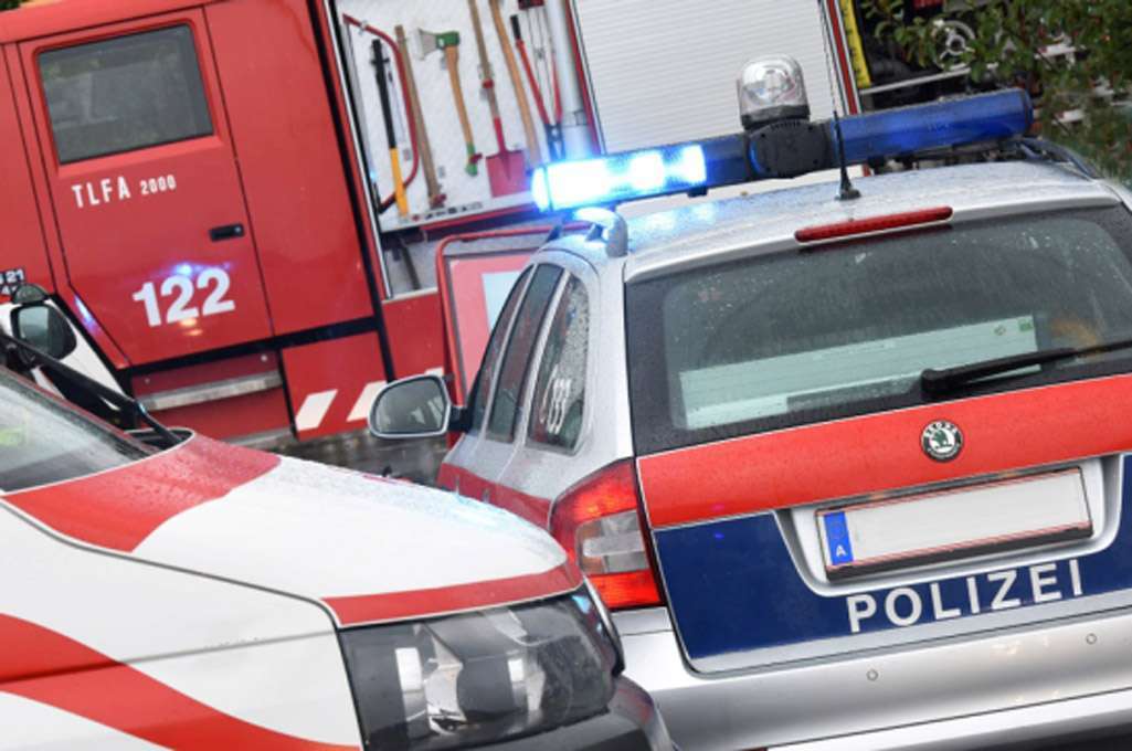 blaulicht polizei rettung feuerwehr 2