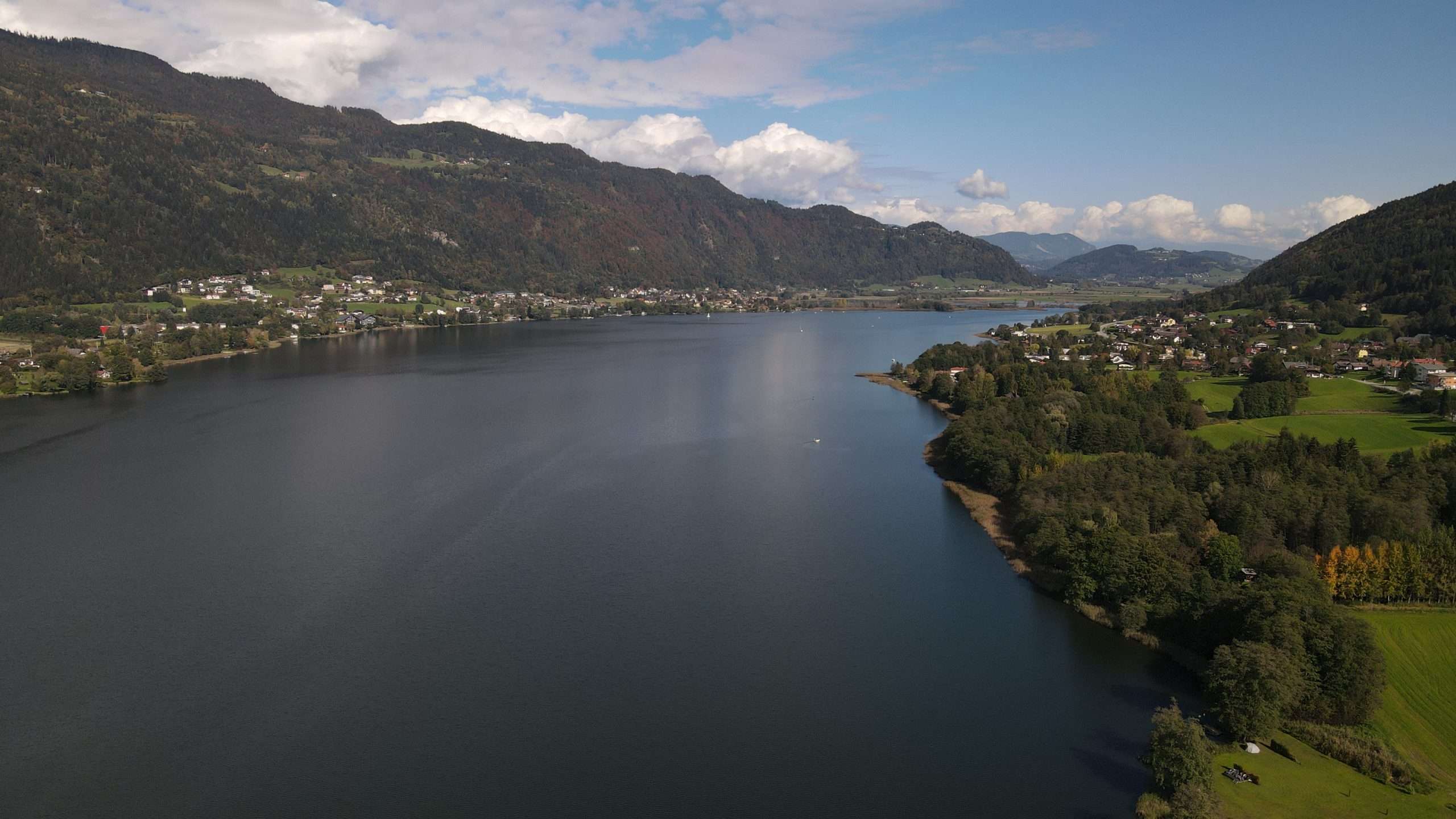 Blick von oben auf Steindorf am Ossiacher See