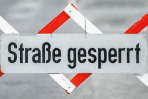 strasse gesperrt komplett gesperrt