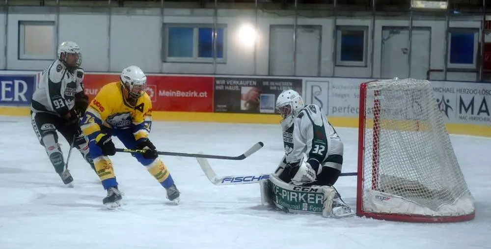 Zauchner Eisbären gewinnen in Steindorf