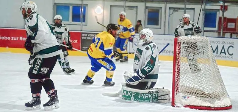 Zauchner Eisbären gewinnen in Steindorf