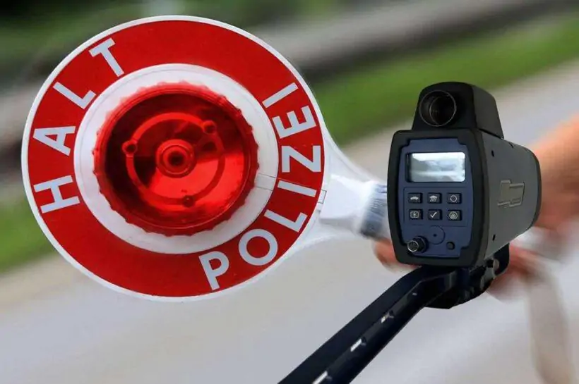 Geschwindigkeitsmessung mittels Laserpistole.