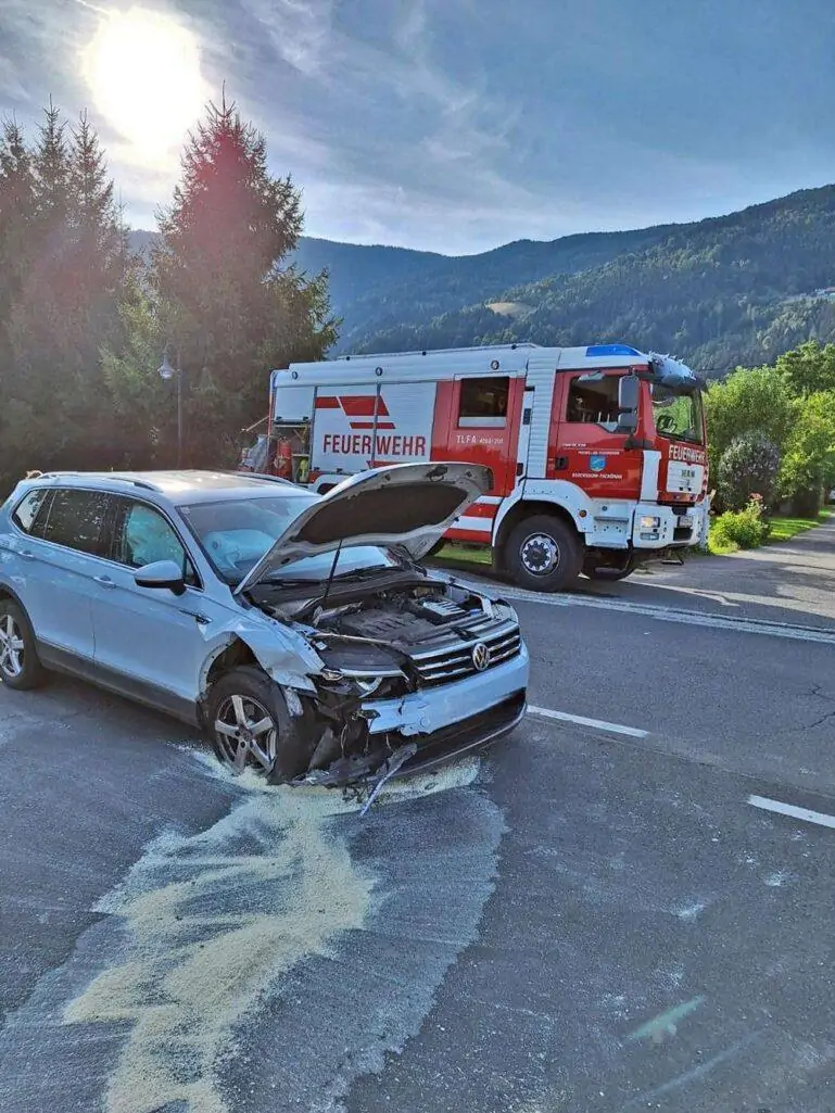 Kollision zweier Fahrzeuge in Bodensdorf