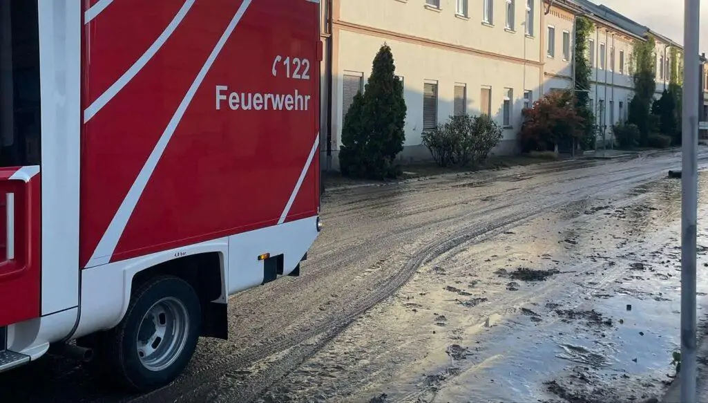FF Steindorf stand in Stockerau / Bezirk Korneuburg im Einsatz
