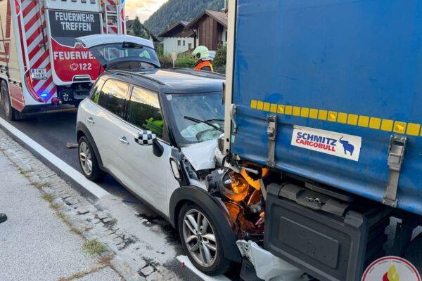 Auffahrunfall im Ortsgebiet von Treffen