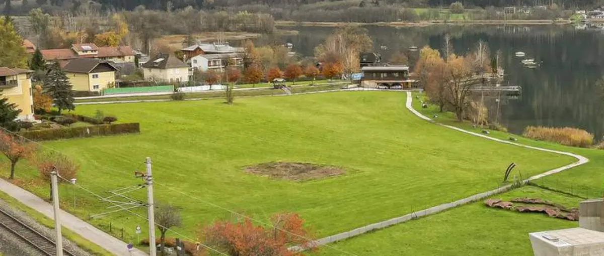 Protest gegen ein Badehaus In Steindorf