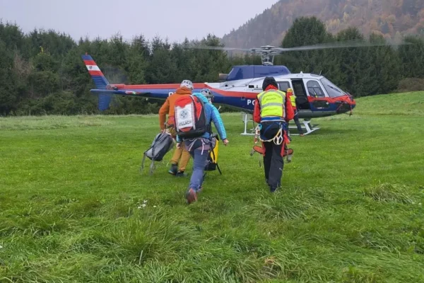 Gerlitzen: Tragischer Paragleiter-Unfall Polizeihubschrauber und Bergrettung auf der Gerlitzen im Einsatz