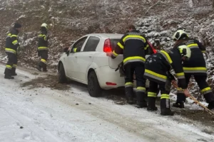 FF Ossiach | Fahrzeug Bergung Ossiacher Tauern Strasse
